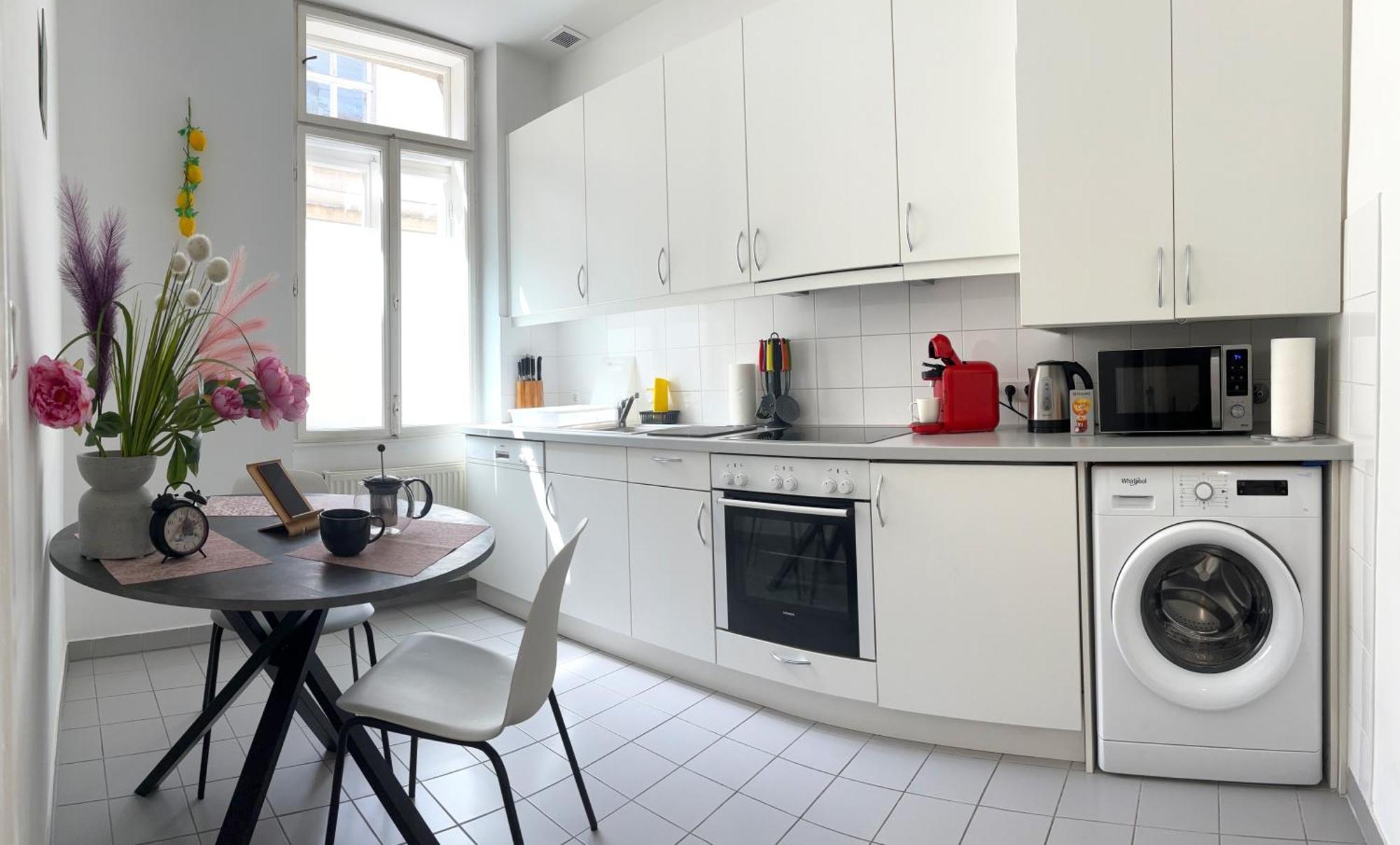 Central Mariahilfer Apartment 5 Min To The Schoenbrunn Palace And City Shopping Center Βιέννη Εξωτερικό φωτογραφία
